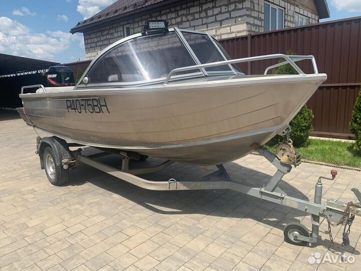 Моторная лодка Quintrex двигатель 50 л.с