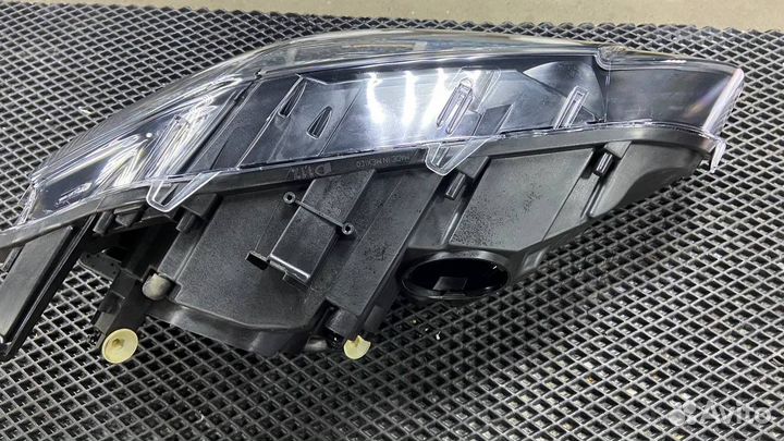 Левая фара BMW X6 e71 AFS (адаптив)