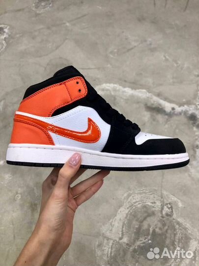 Кроссовки Nike Jordan 1 Mid Shattered Backboard