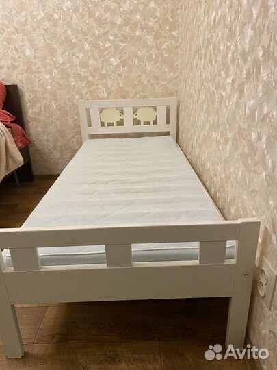 Детская кровать IKEA с матрасом