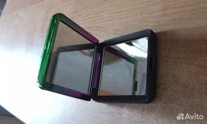 Зеркальце карманное