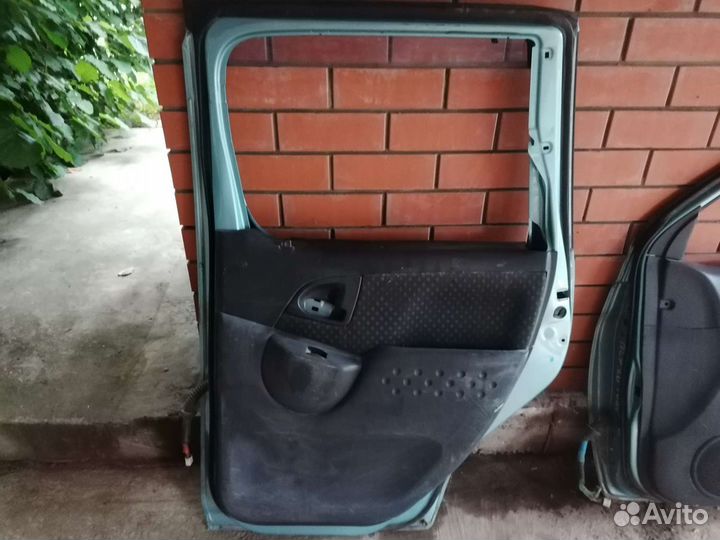 Двери на toyota funcargo