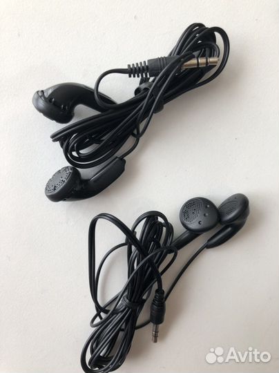 Проводные наушники