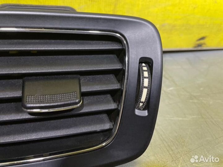 Дефлектор воздушный передний правый Kia Ceed Jd