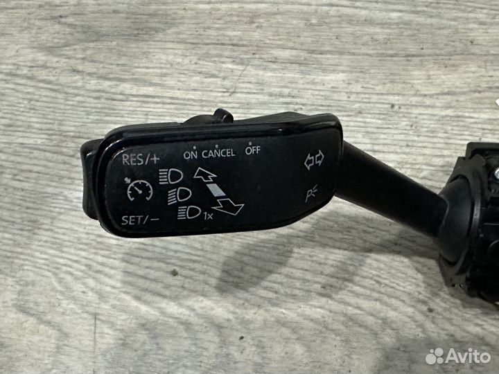 Переключатель подрулевой в сборе Skoda Octavia A7