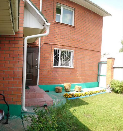 Дом 165 м² на участке 4 сот.