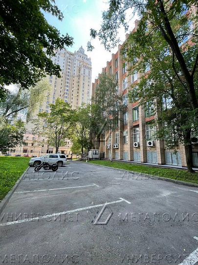 Производственное помещение 673 м²