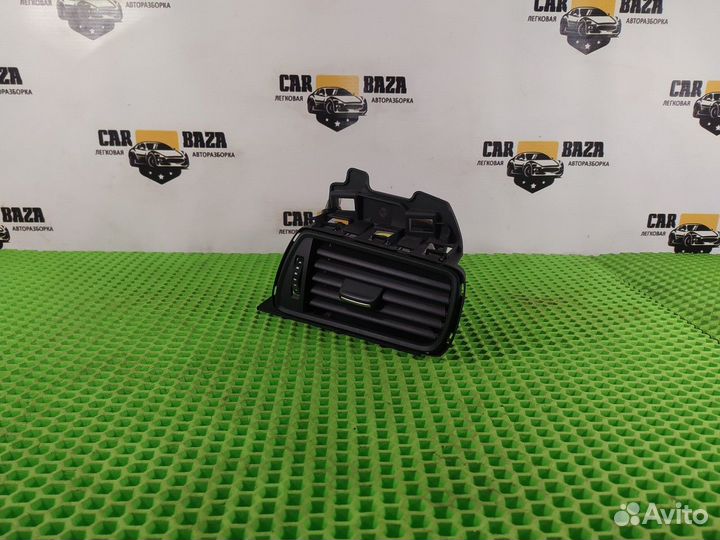 Дефлектор воздушный правый R Audi A6