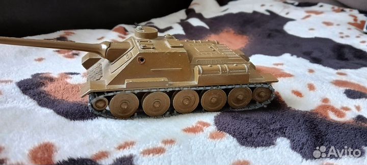 Танк СССР су - 100