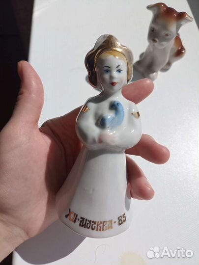 Статуэтка девочка с голубем