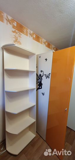 Шкаф двухстворчатый в комплекте с боковыми полками