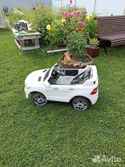 Детский электромобиль джип