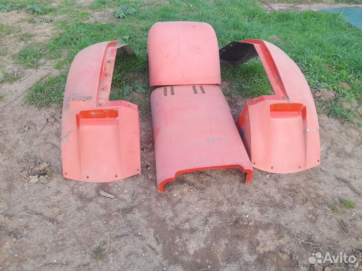 Капот 922 мтз-920 пластик крылья