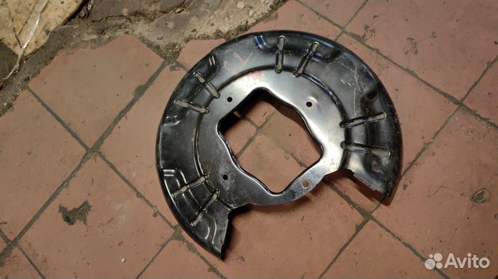 Пыльник кожух суппорта Hyundai Solaris 2 KIA Rio 4