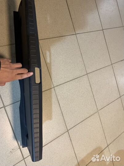 Задня рамка в багажник на toyota premio azt240