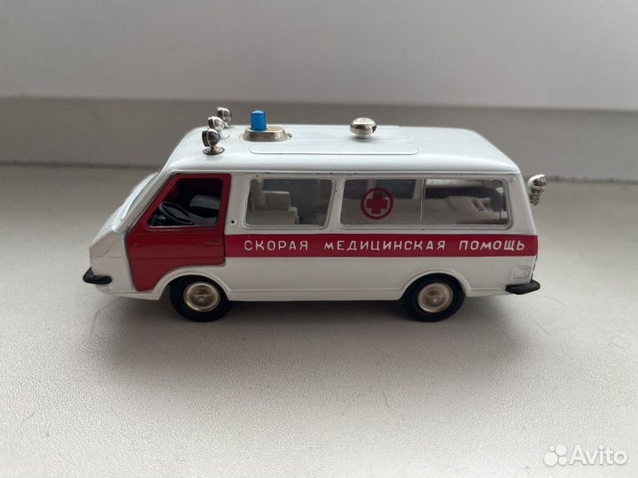Раф 2203 скорая помощь 1:43 СССР