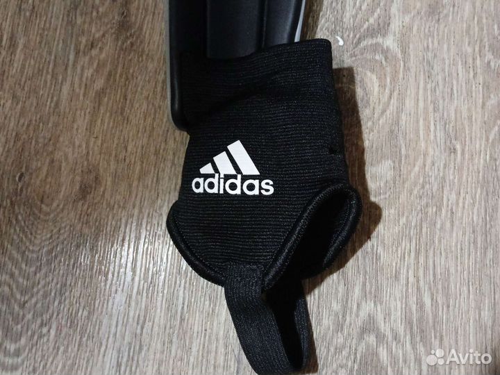 Щитки футбольные adidas
