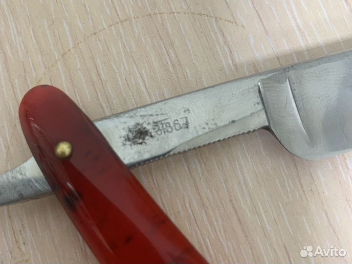 Опасная бритва гравюра первый человек в космосе