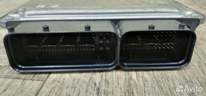 Блок управления двигателем Volkswagen Jetta