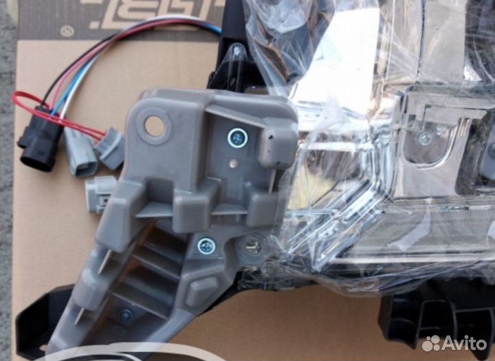 Фары land cruiser 200 c 16 года(светлые)