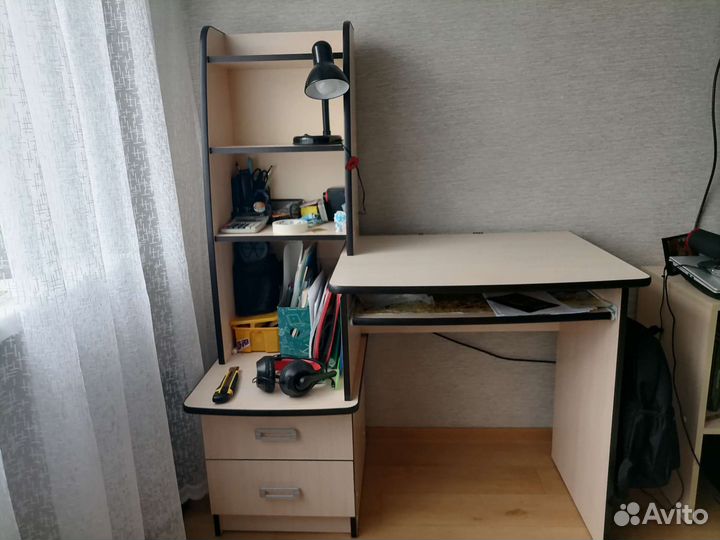 Компьютерный стол