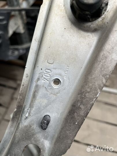 Панель передняя Renault Sandeo 2