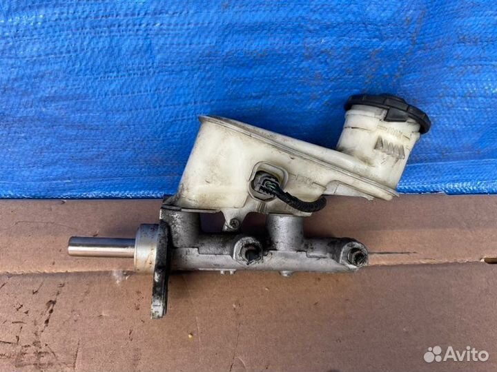 Главный тормозной цилиндр Honda Crosstour TF2