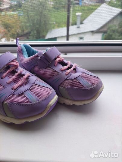 Кроссовки для девочки 32р