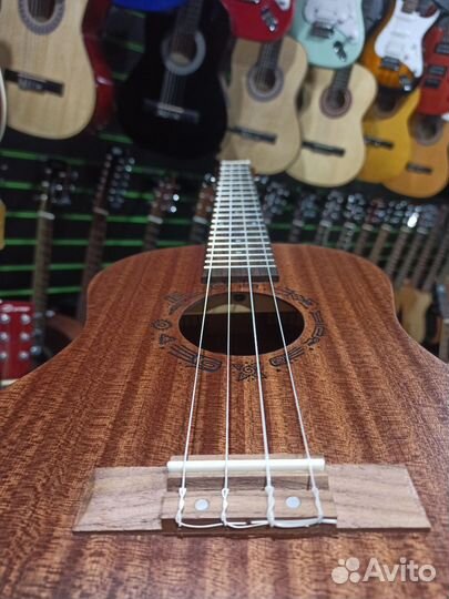 Укулеле баритон flight NUB310 с чехлом (новое)