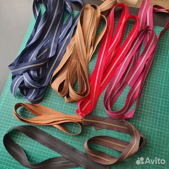 Молния металлическая