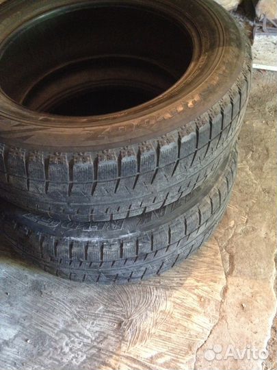 Bridgestone Blizzak Revo GZ 225/60 R17