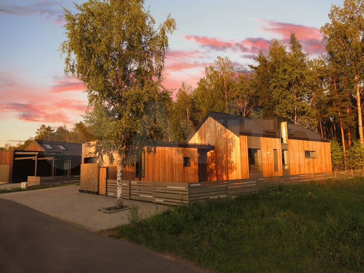 Дом 169,6 м² на участке 8,5 сот.