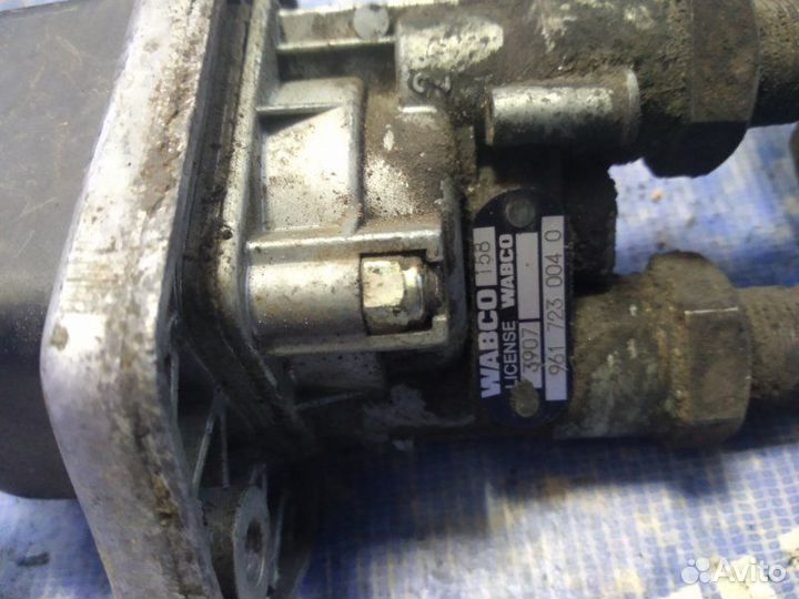 Кран тормозной с ручным управлением. Man 2 Serie