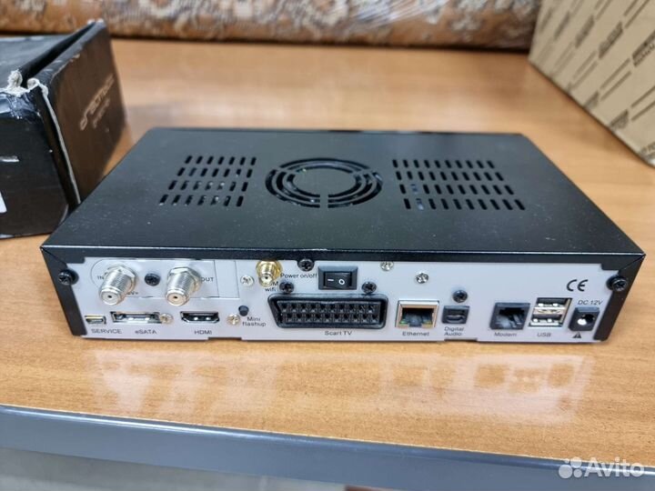 Спутниковый Ресивер Dreambox 800 hd SE wifi