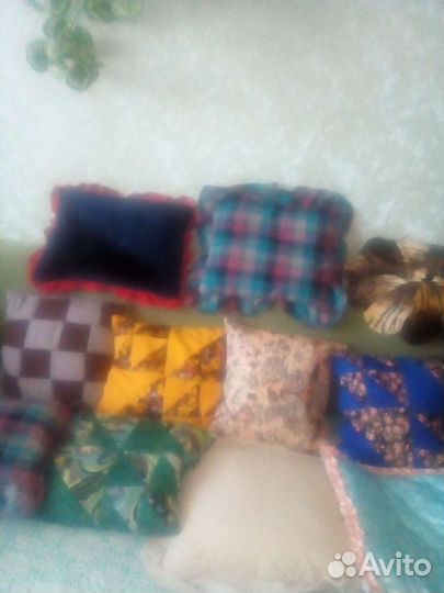 Диванные подушки и подушки для сдениян