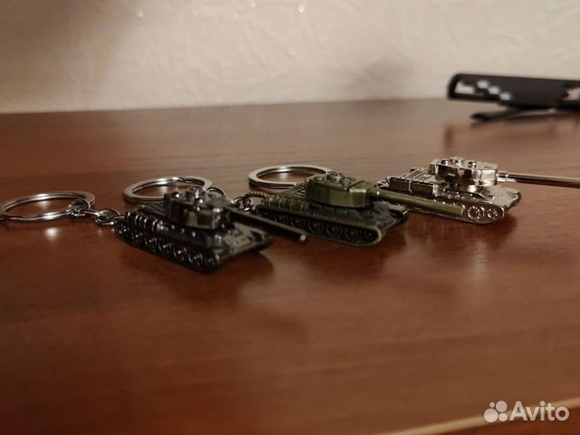 Танки железные брелки