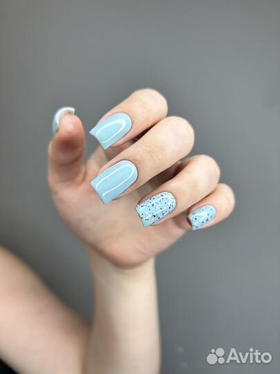 Модель на маникюр