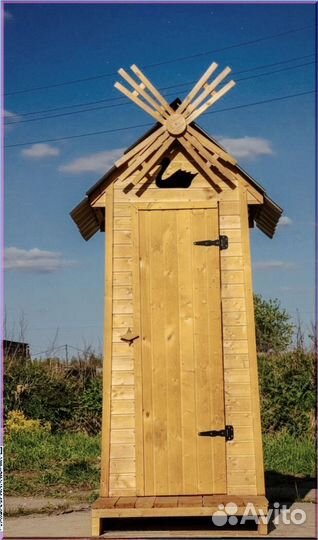 Уличный туалет с декором FWL