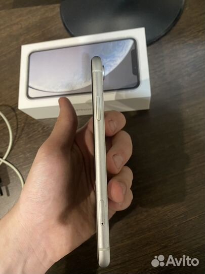 iPhone Xr, 64 ГБ