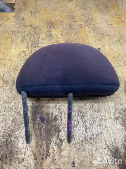 Подголовник задний левый Ford Mondeo II седан 1997