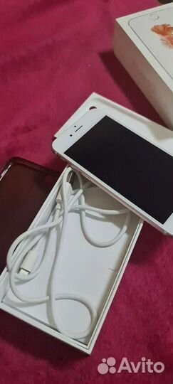Телефон iPhone 6s