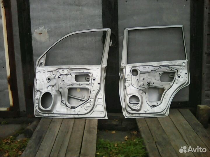 Двери на крузер 200