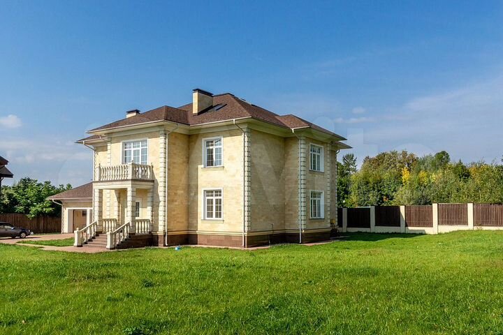 Дом 615 м² на участке 24,9 сот.