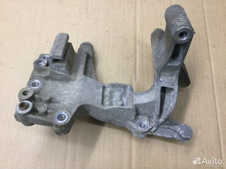 Кронштейн ролика натяжителя Hyundai Ix35 2010-2015