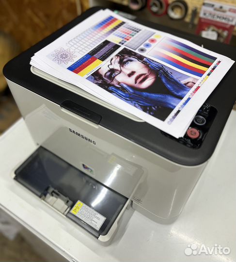 Лазерный принтер (цветной) Samsung CLP-320N