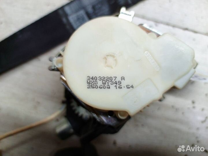 Ремни безопасности передние Passat B6 / CC