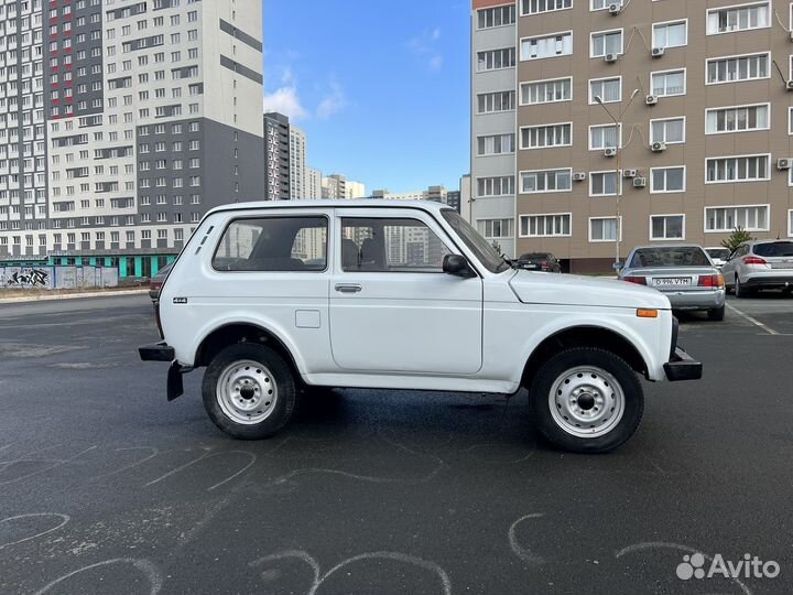 LADA 4x4 (Нива) 1.6 МТ, 2001, 150 000 км