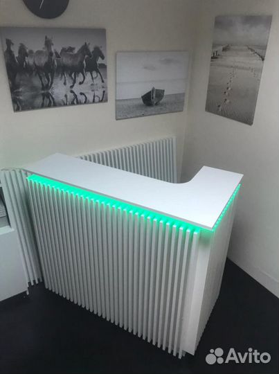 Стойка ресепшн