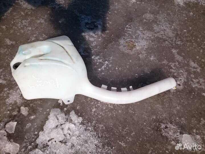 Форд Фьюжн, 2005-2012. Бачок омывателя