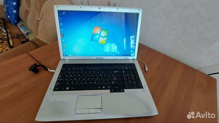 Ноутбук Samsung R730